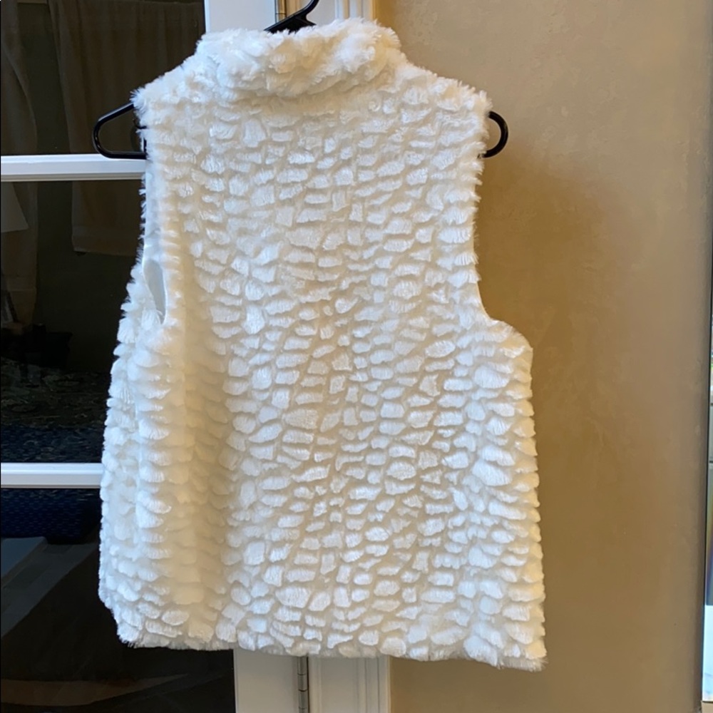 Soft, White Vest, Small/Medium - Picture 4 of 5